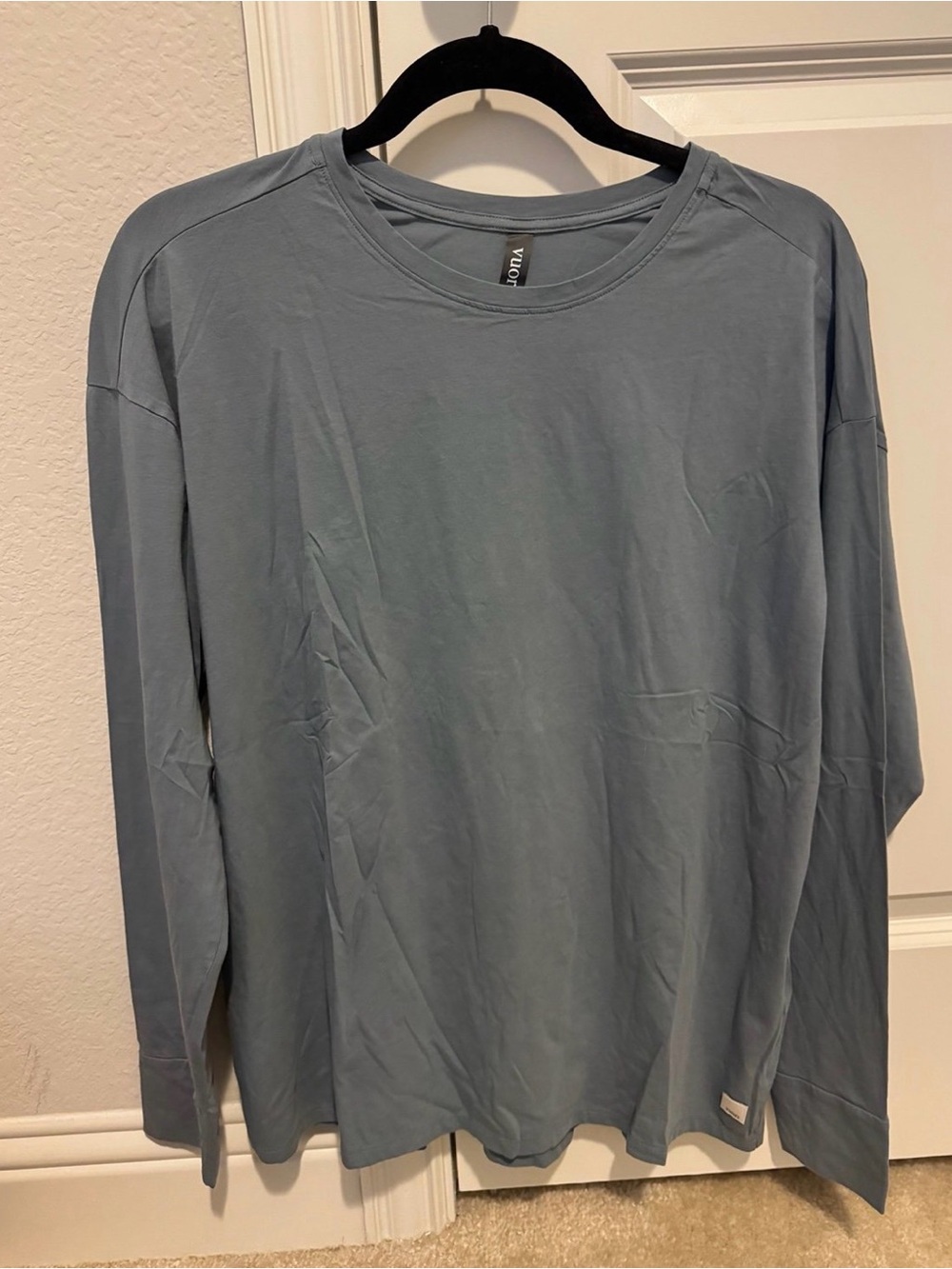 Vuori Long-Sleeve Feather Tee size M blue color